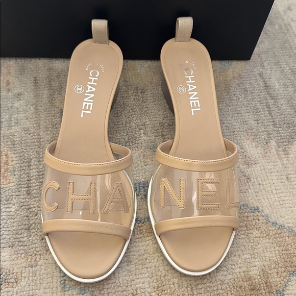 Authentic Chanel Transparent/Beige PVC/Lambskin Slide Mules SS2019. Size 38.5 - Picture 3 of 12